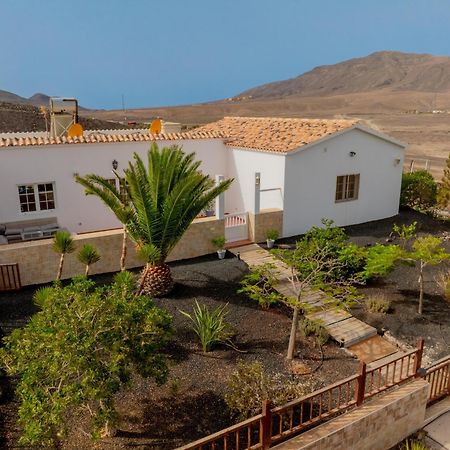 Casa Amaya - Spacious House With Pool, Large Garden, Bbq, 2 Terraces, And Ideal Location El Charco  Bagian luar foto